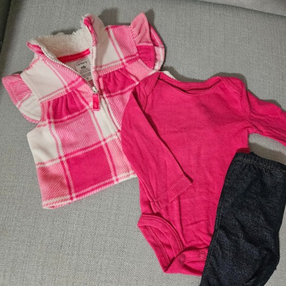 Carter's newborn 3 piece set - Picture 1 of 1